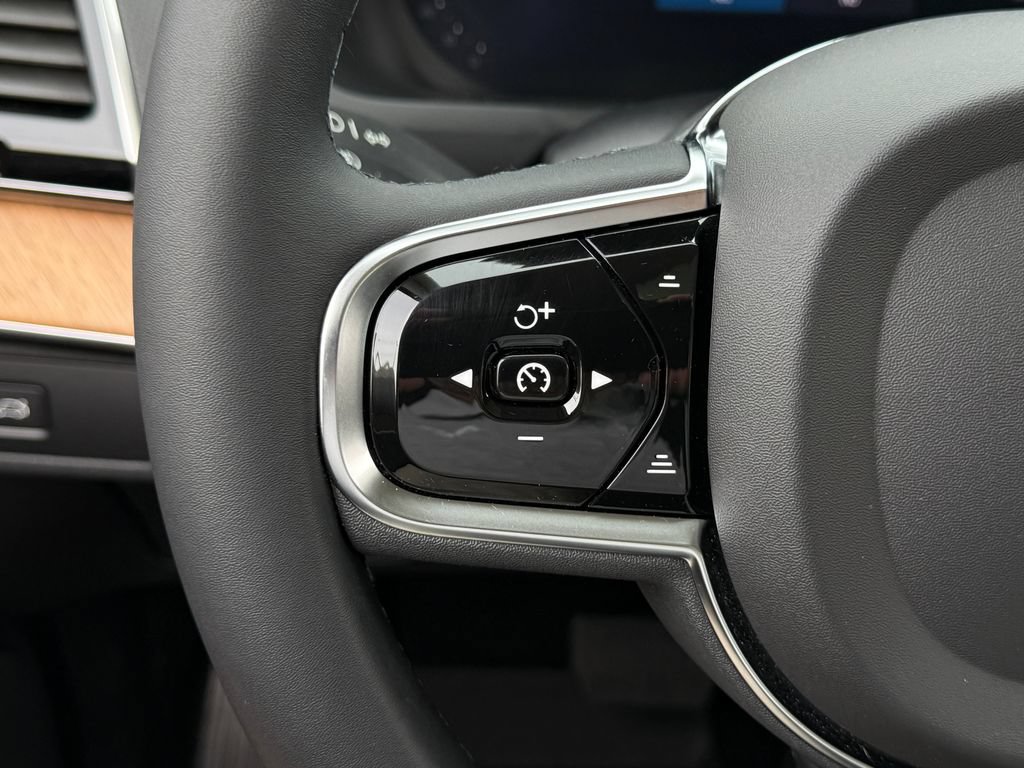 Certified 2023 Volvo XC90 B6 Plus w/ Protection Package Premier AWD/4WD image 44