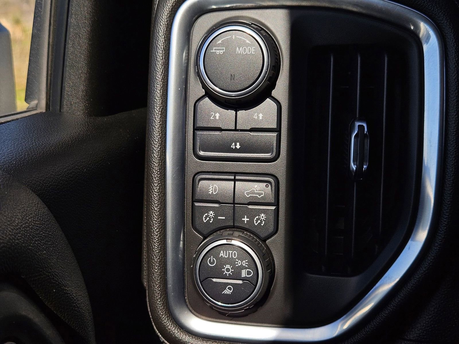 Used 2020 Chevrolet Silverado 2500 LT w/ All Star Edition image 14