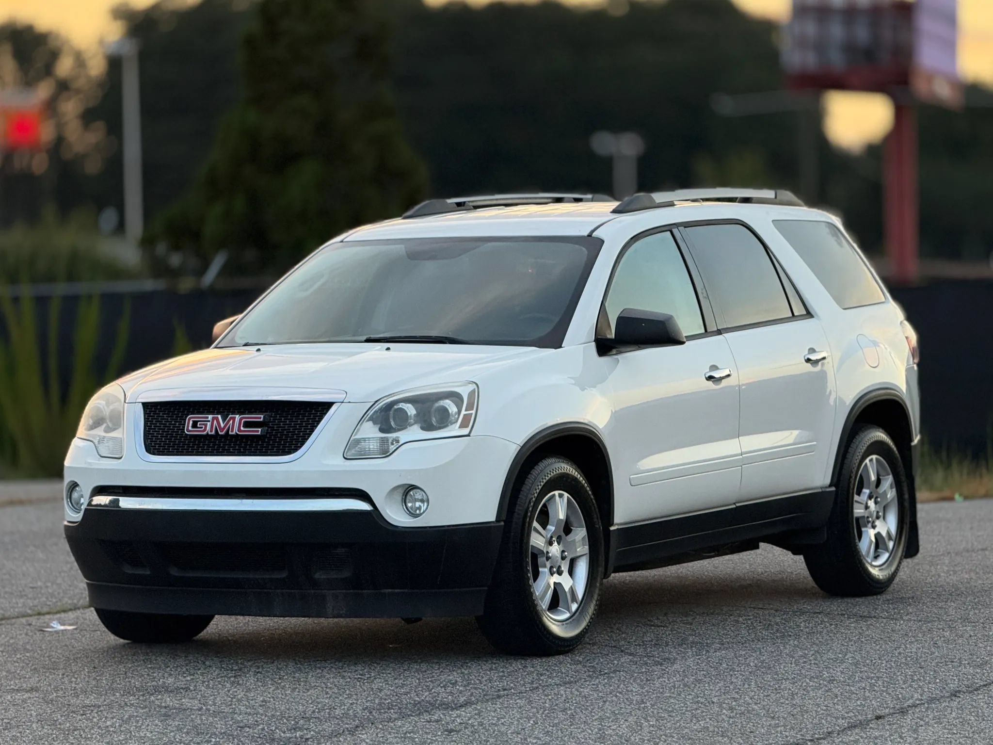 Used 2012 GMC Acadia SLE AWD/4WD image 6
