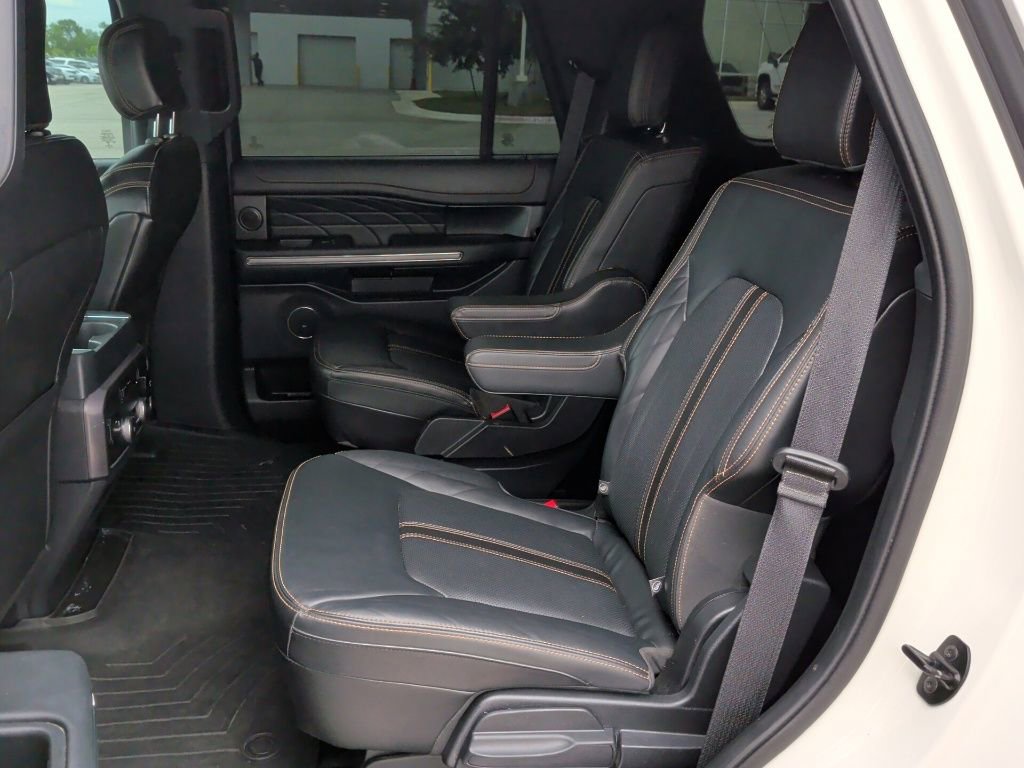 Used 2022 Ford Expedition Platinum RWD image 39