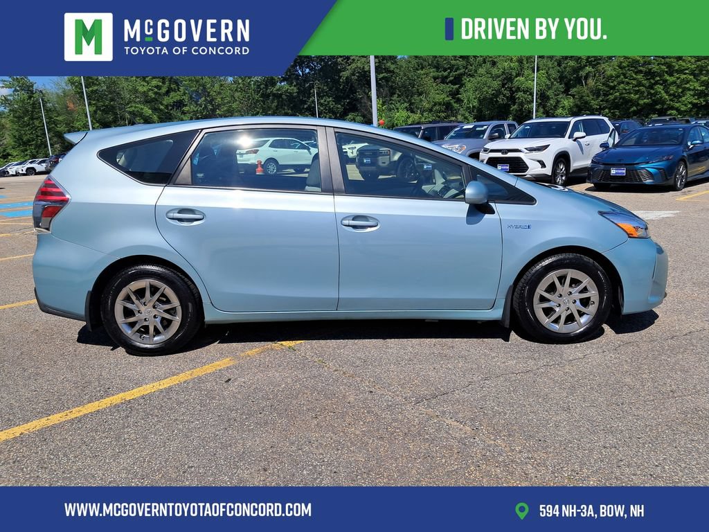 Used 2017 Toyota Prius V Three FWD image 6