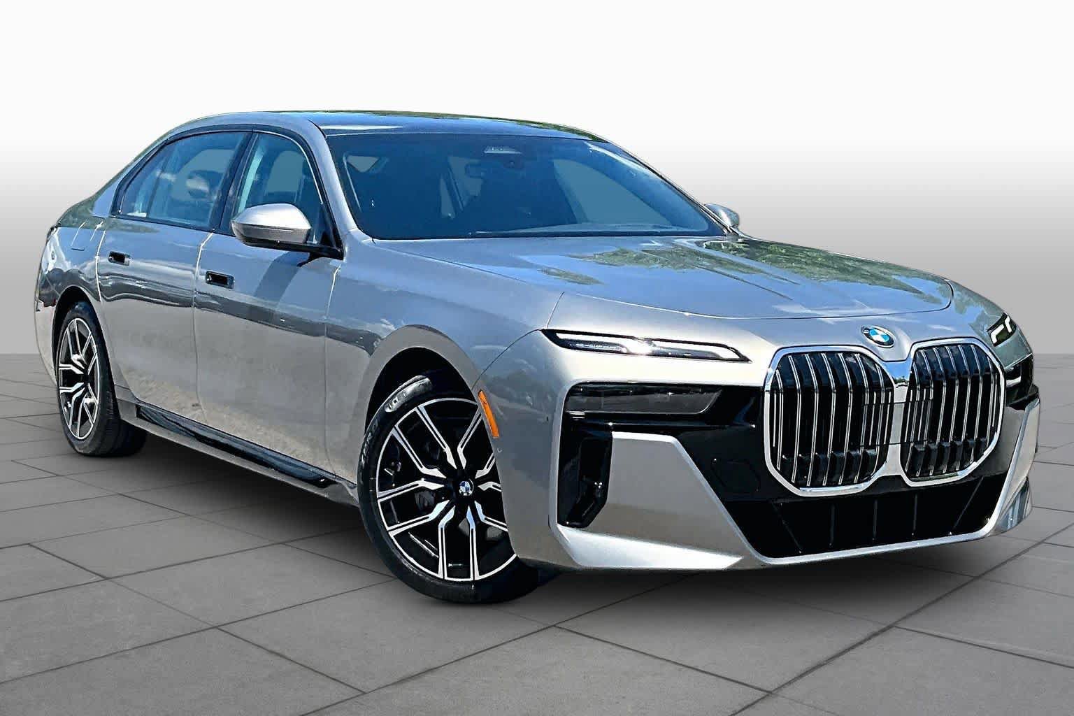 Certified 2025 BMW 740i RWD image 2