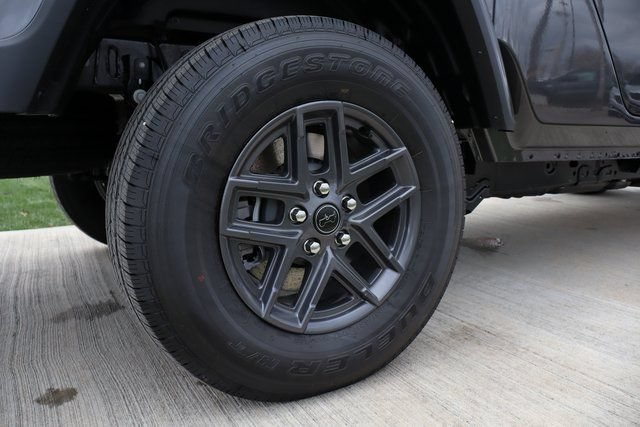 New 2025 Jeep Gladiator Sport AWD/4WD image 34