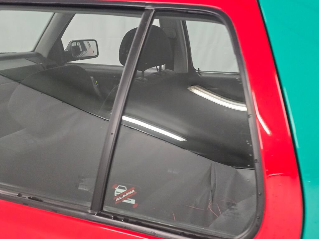 Used 1996 Volkswagen Golf GL FWD image 25