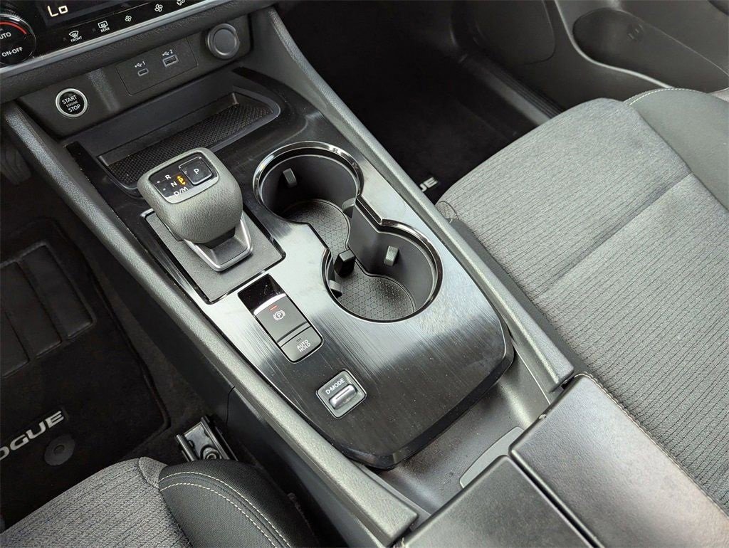 Certified 2023 Nissan Rogue SV image 29