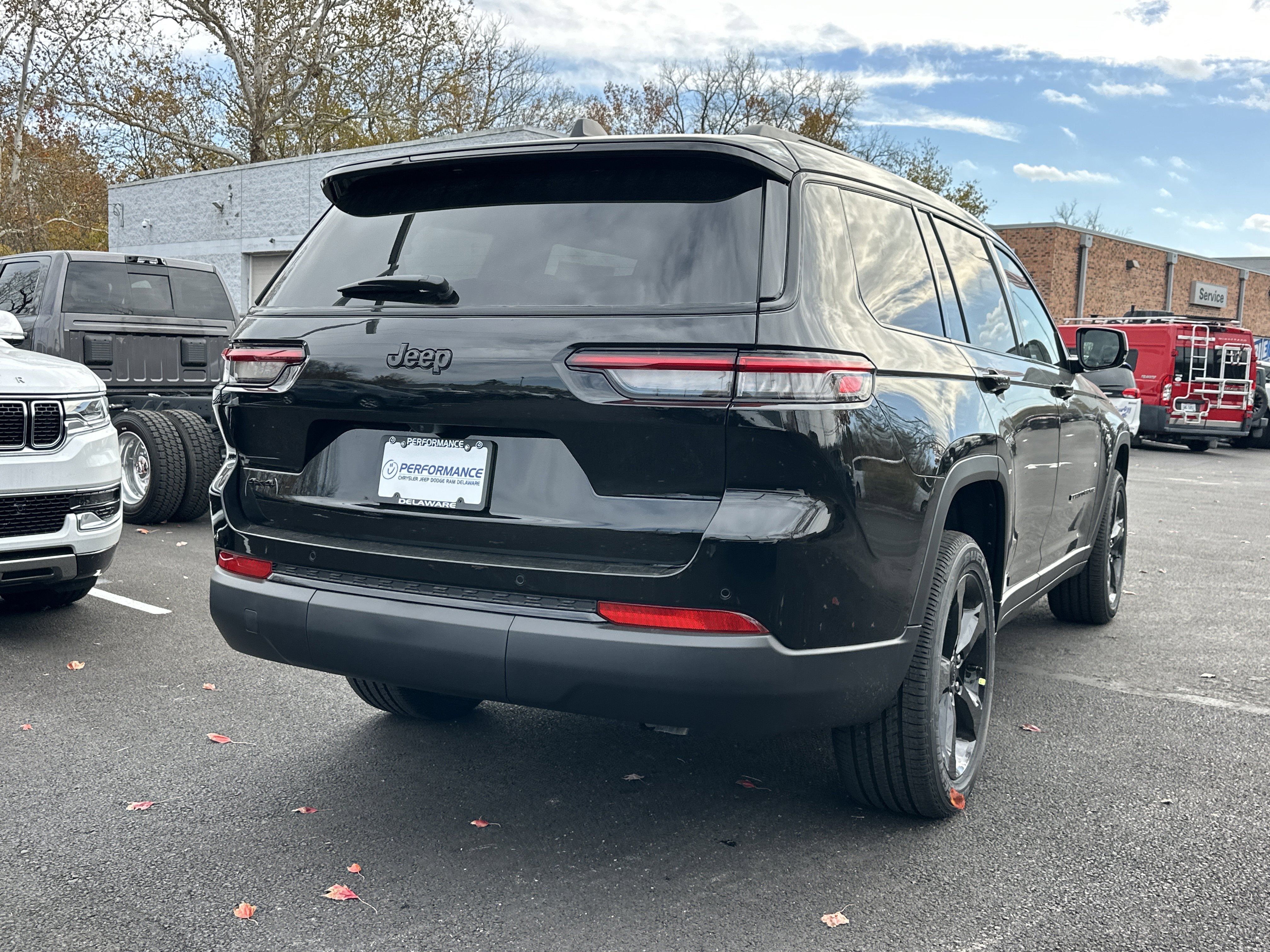 New 2025 Jeep Grand Cherokee L Altitude image 16