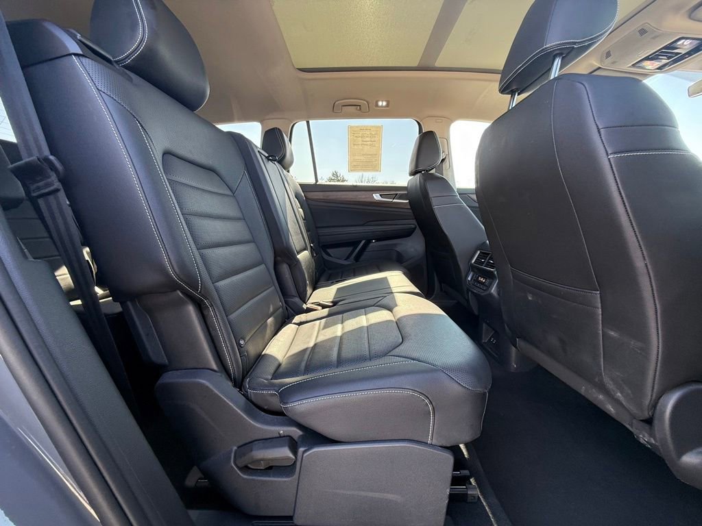 Used 2025 Volkswagen Atlas SEL image 34