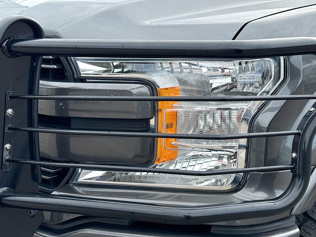 Used 2018 Ford F150 Lariat RWD image 8