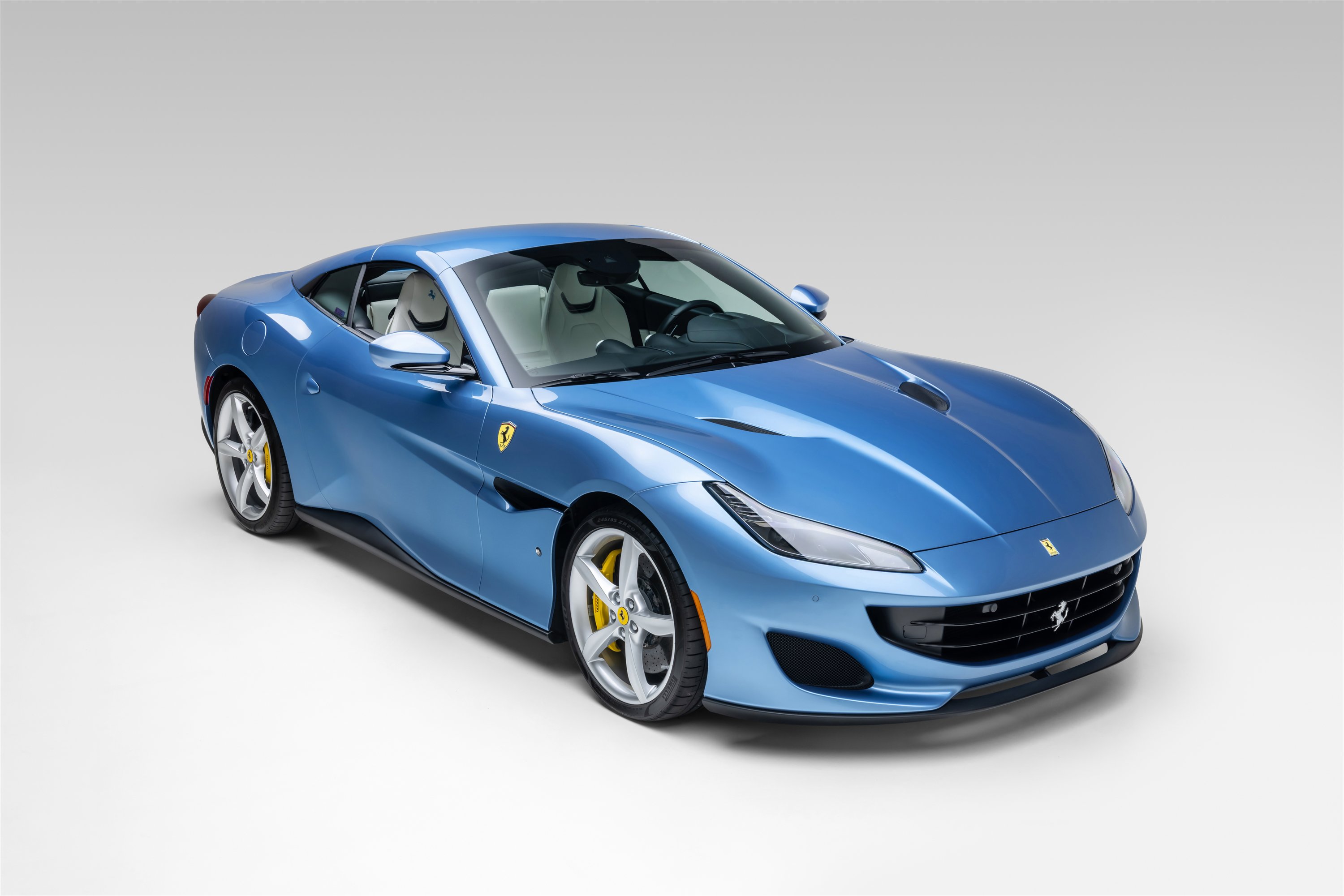Certified 2020 Ferrari Portofino RWD image 8