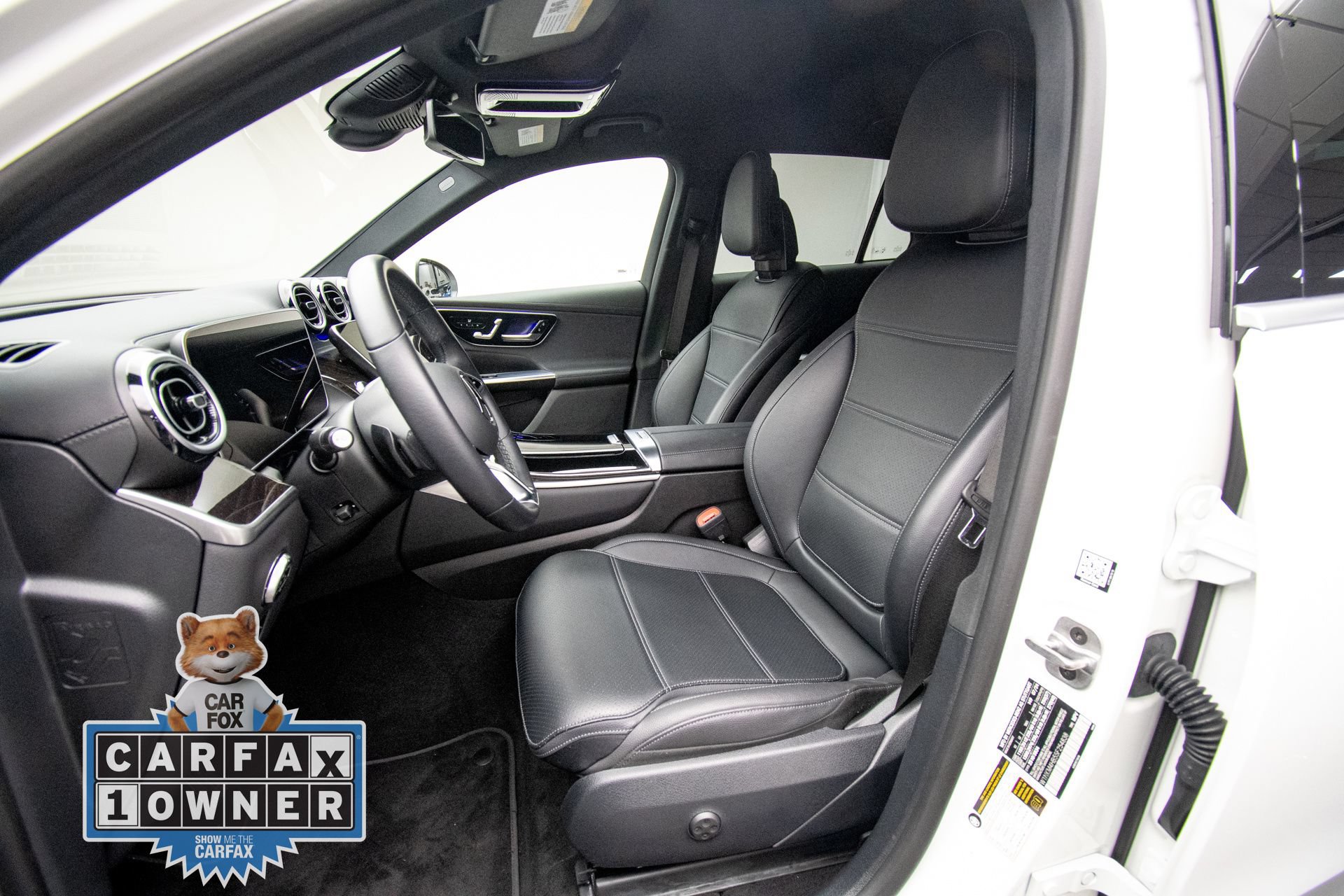 Used 2025 Mercedes-Benz GLC 300 4MATIC image 12