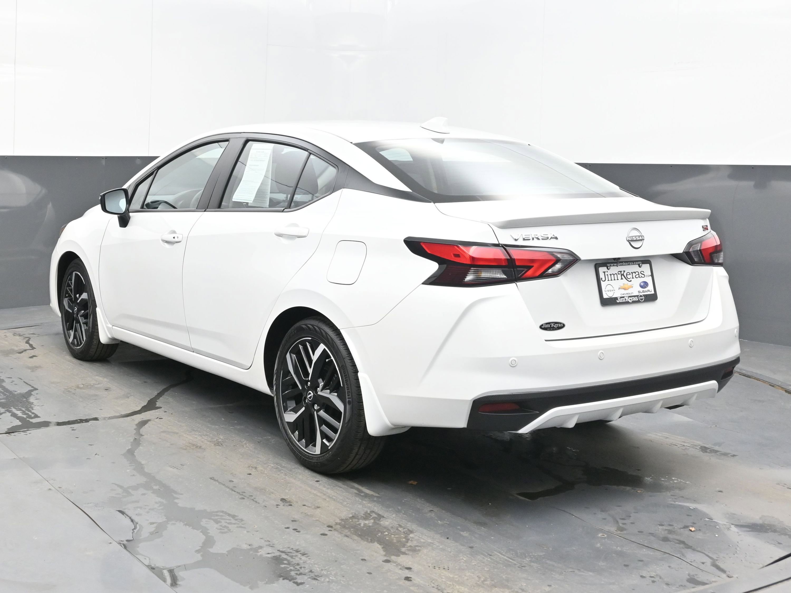 Certified 2025 Nissan Versa SR w/ Trunk Package image 6