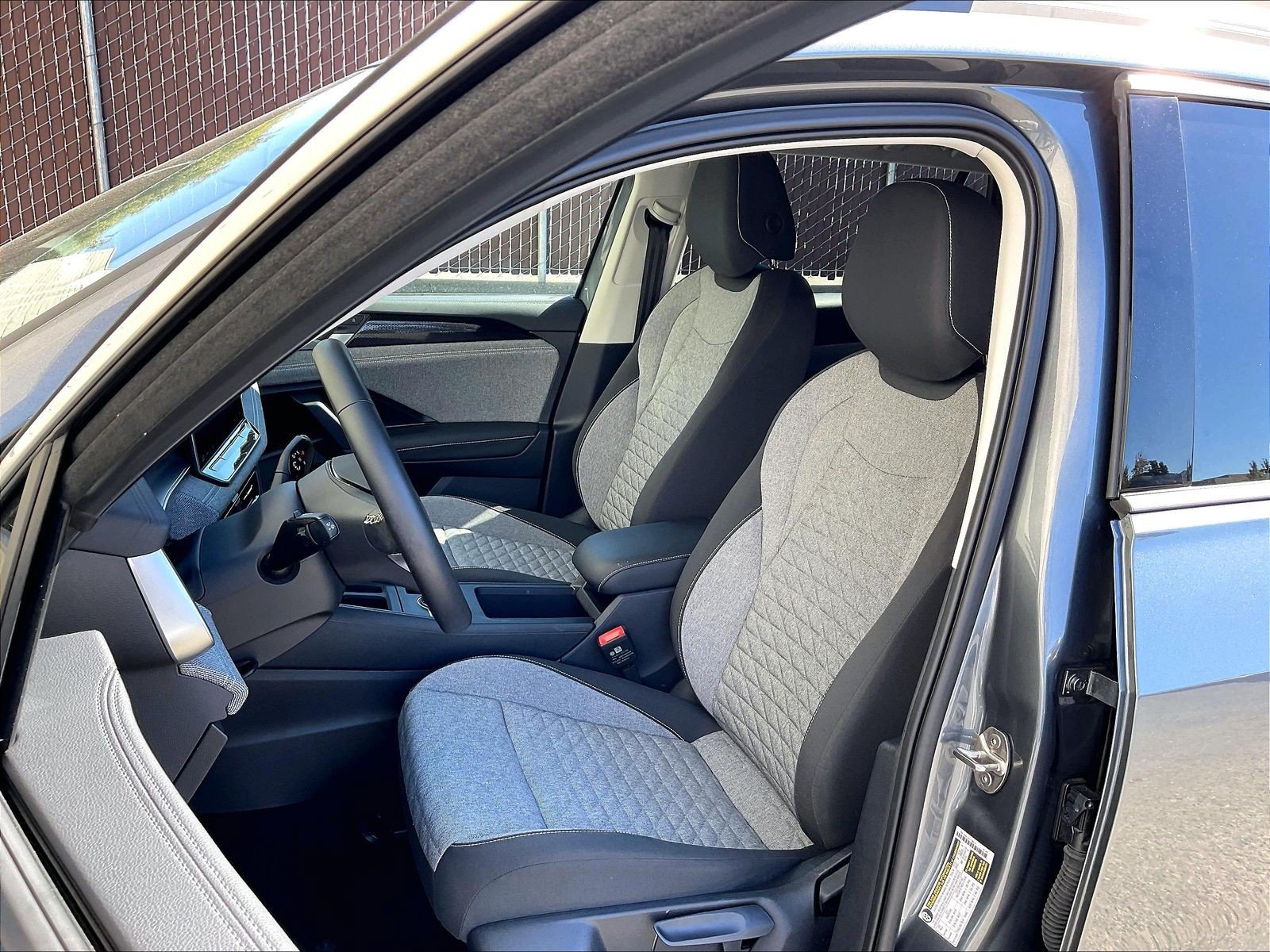 Certified 2025 Volkswagen Tiguan S AWD/4WD image 23