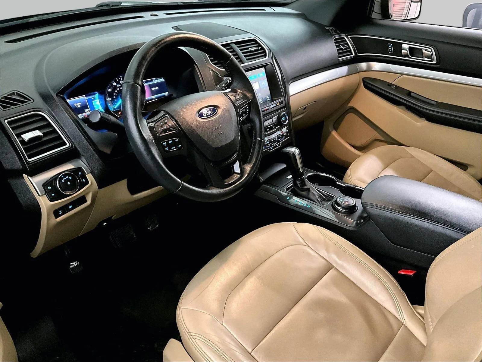 Used 2017 Ford Explorer XLT w/ Equipment Group 202A image 13