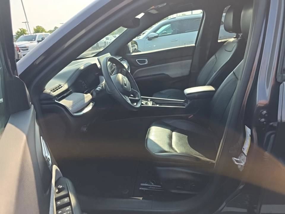 Used 2023 Jeep Compass Latitude AWD/4WD image 15