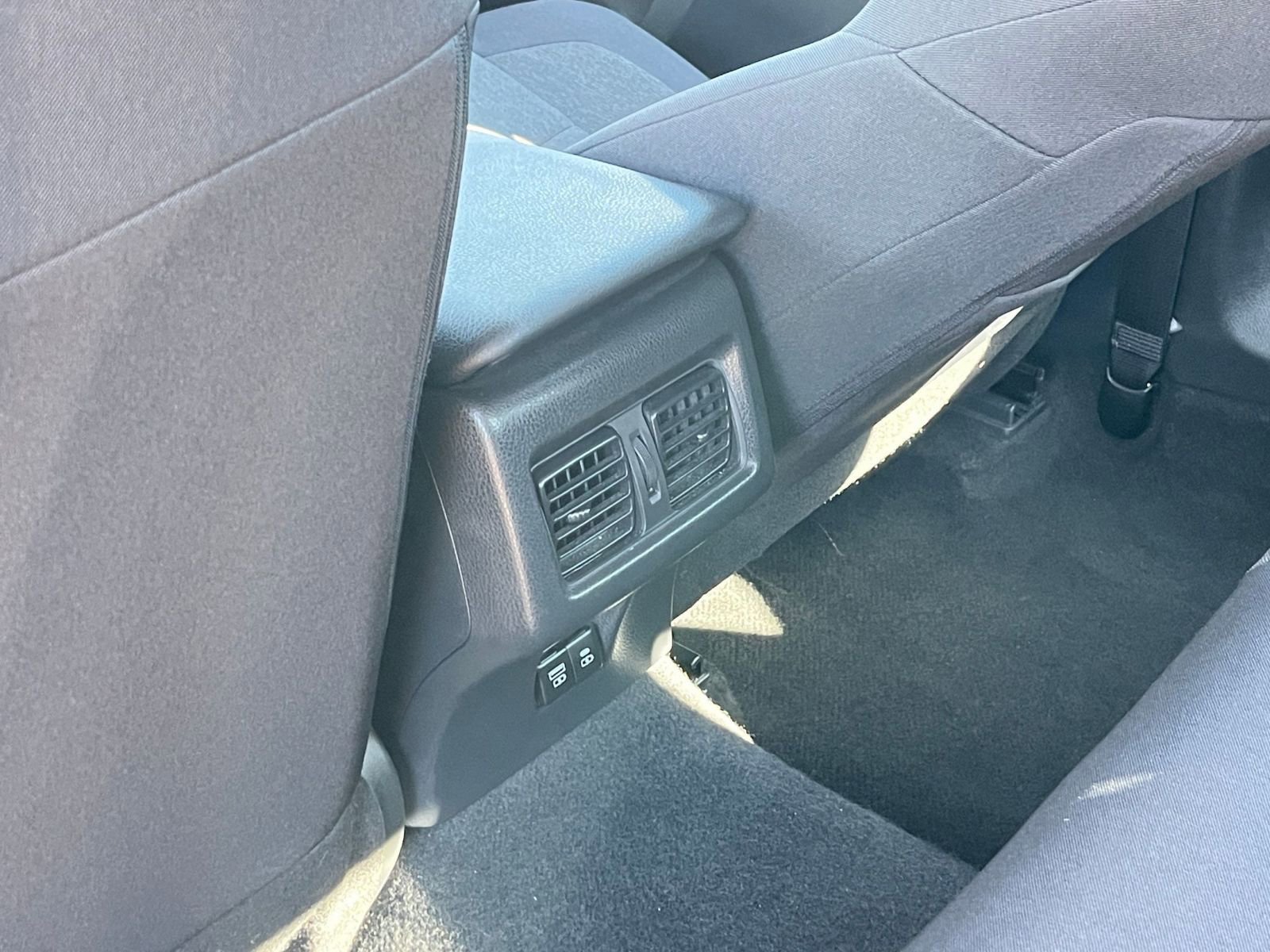 Used 2025 Toyota Camry LE image 31