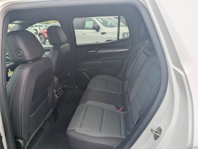 New 2026 GMC Terrain AT4 w/ Technology Package II AWD/4WD image 9