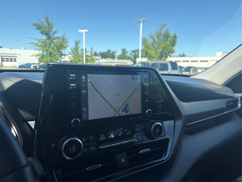Used 2020 Toyota Highlander XLE AWD/4WD image 55