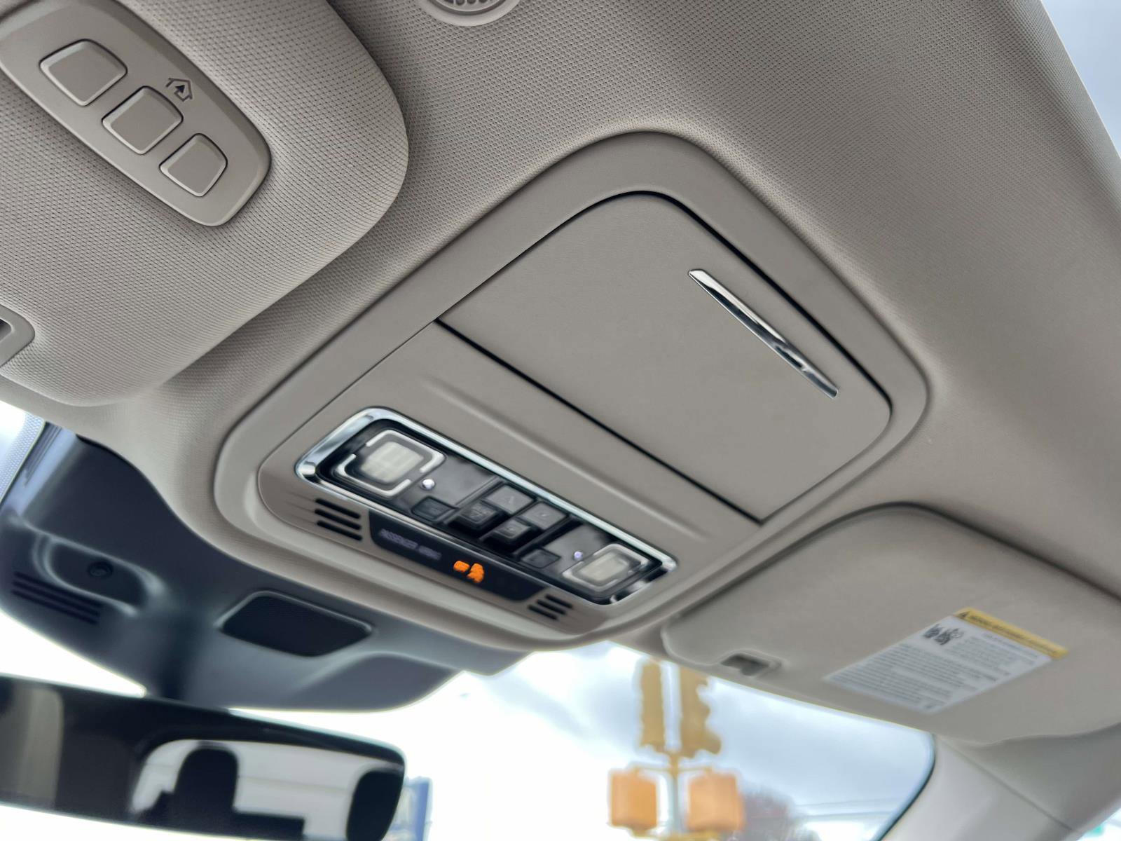 Used 2022 Lincoln Aviator Standard w/ Premium Package image 32