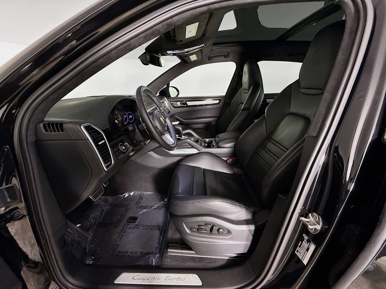 Used 2023 Porsche Cayenne Turbo image 22