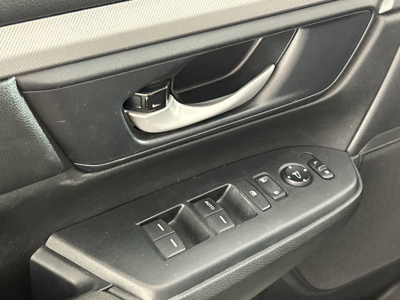 Used 2020 Honda CR-V LX image 17