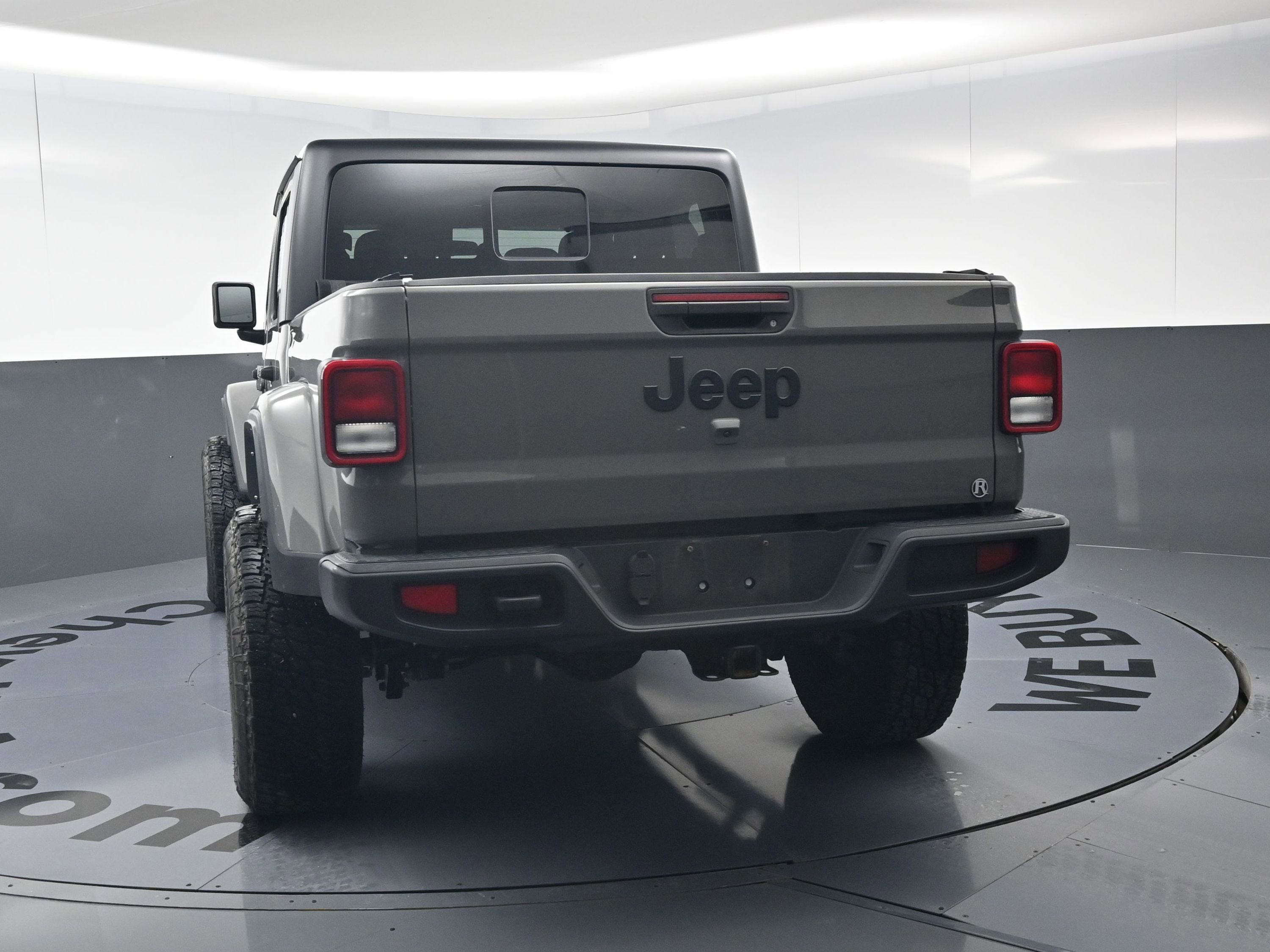 Used 2022 Jeep Gladiator Sport image 8