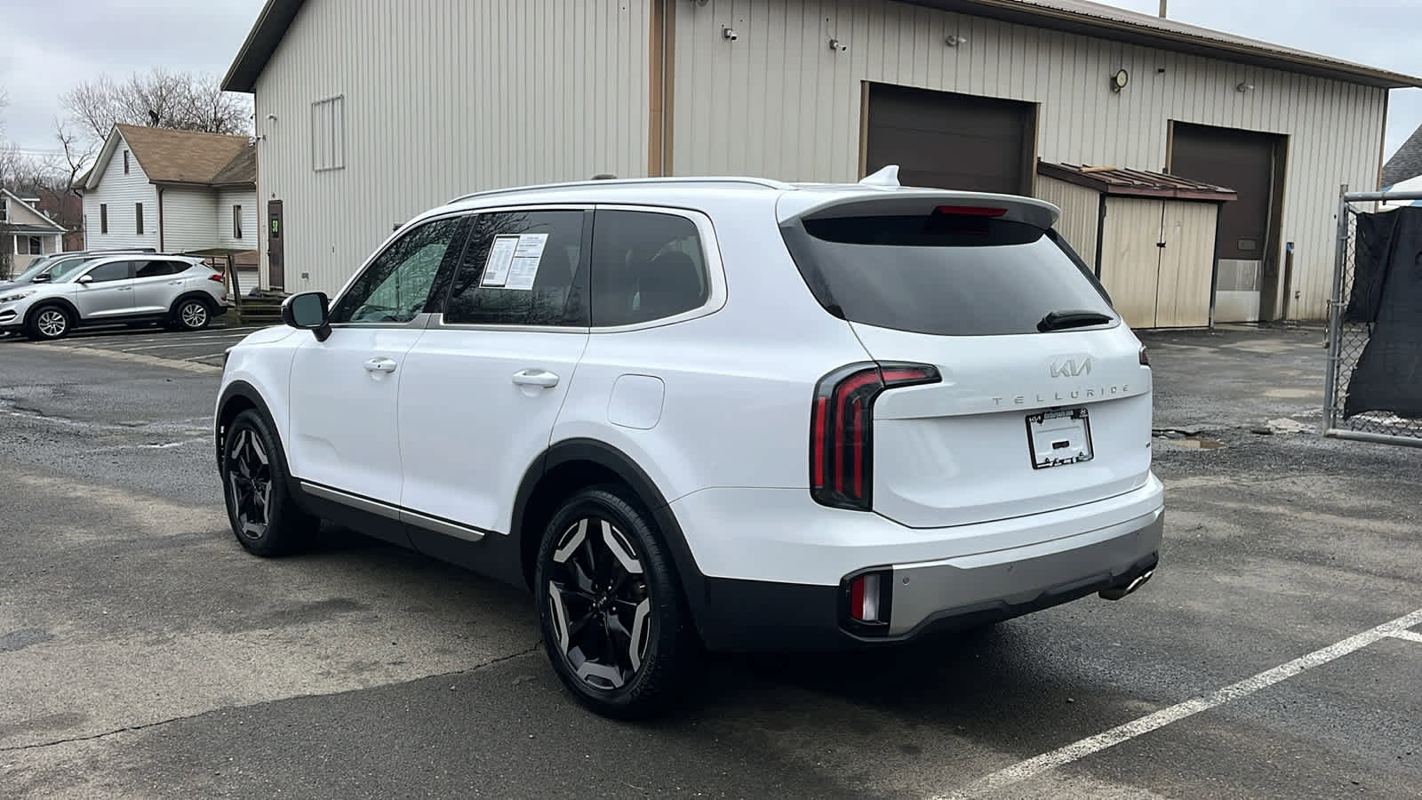Used 2023 Kia Telluride EX image 4