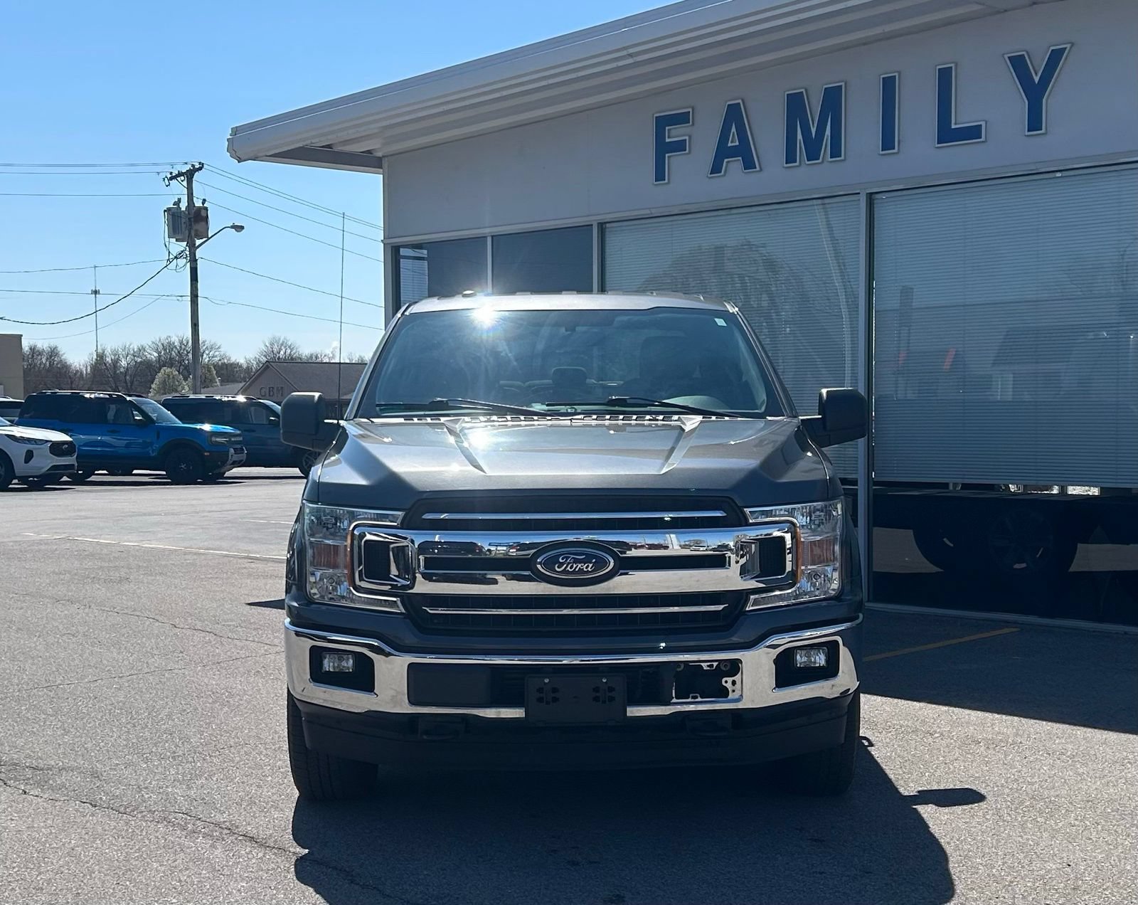 Used 2018 Ford F150 XLT AWD/4WD image 2