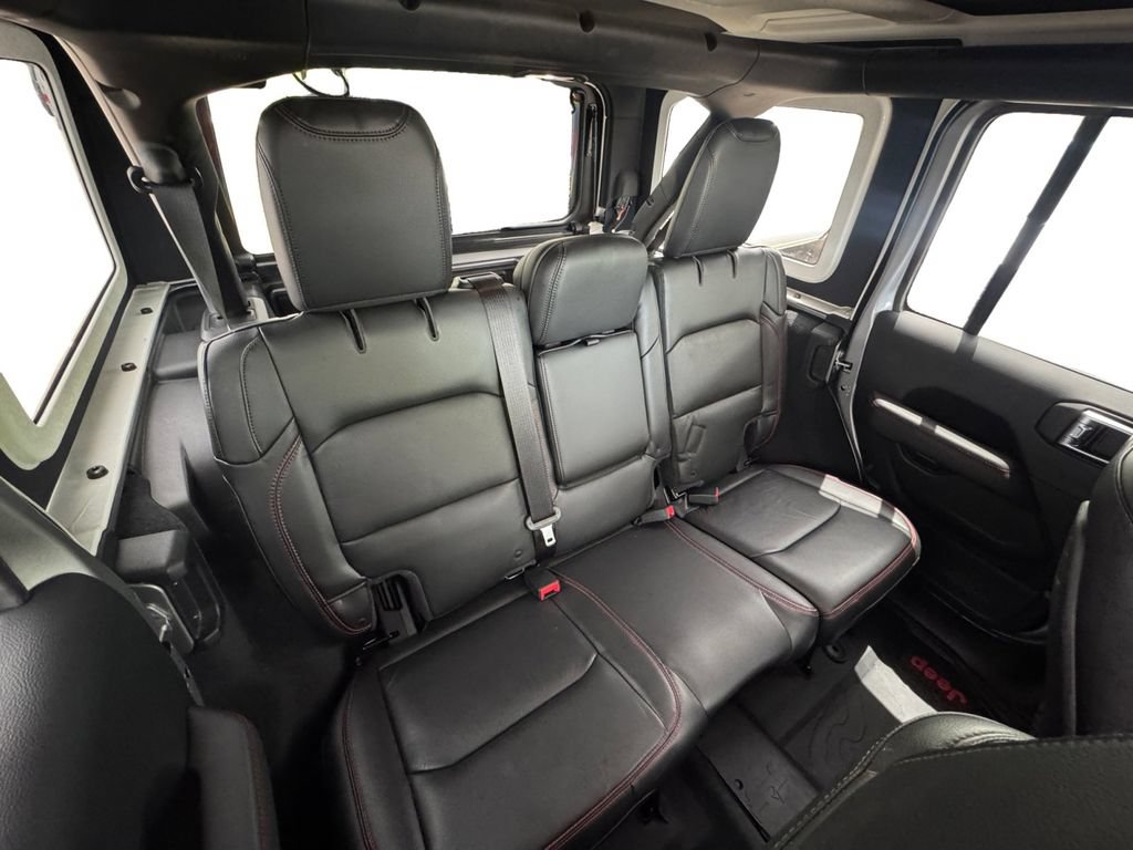 Used 2018 Jeep Wrangler Unlimited Rubicon w/ Dual Top Group AWD/4WD image 16
