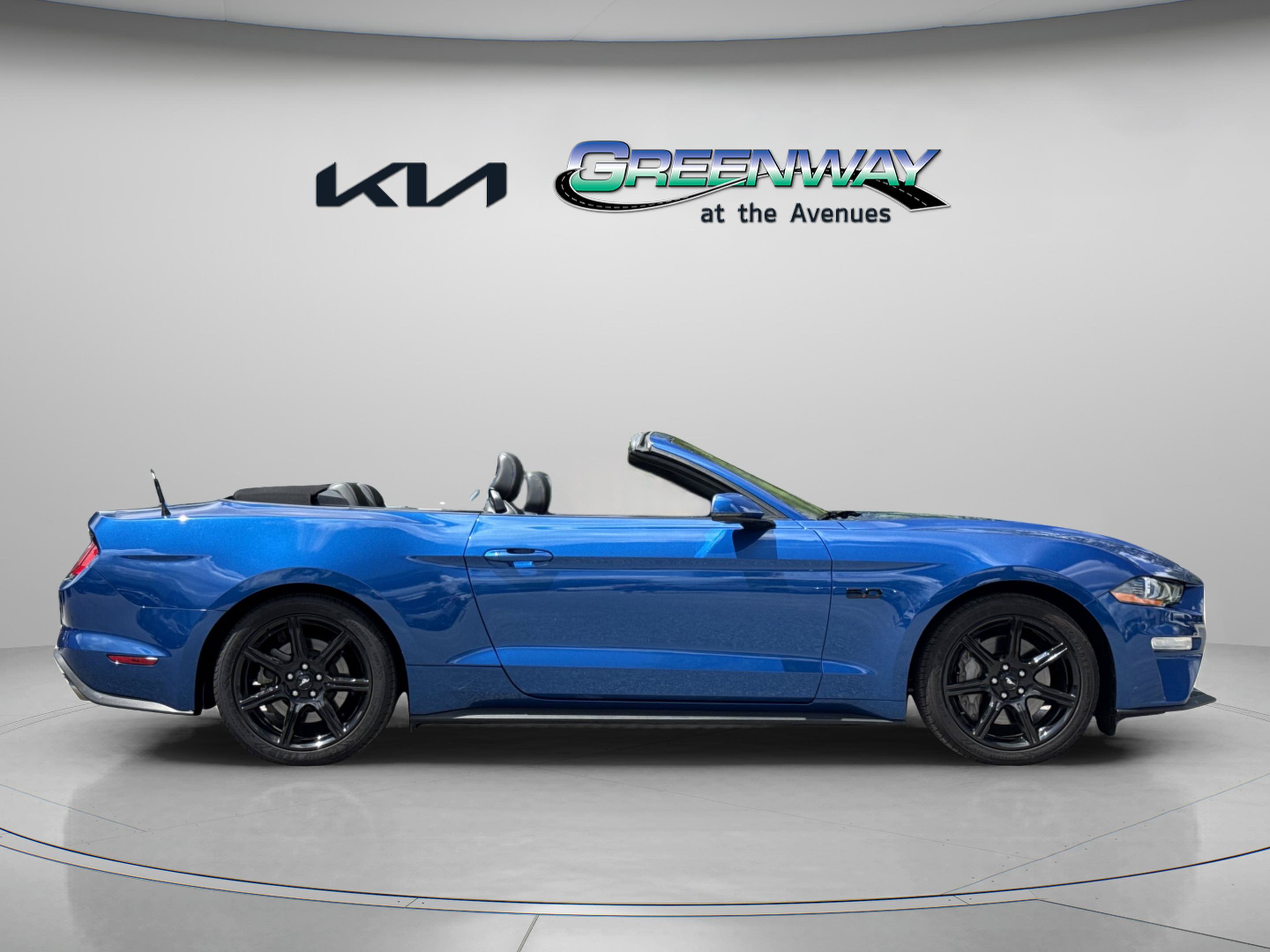 Used 2018 Ford Mustang GT Premium w/ Black Accent Package RWD image 8