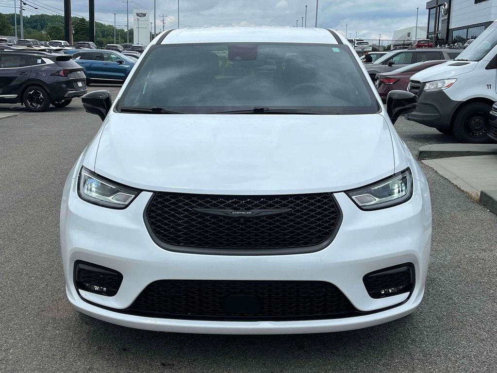 Used 2024 Chrysler Pacifica Limited FWD image 33