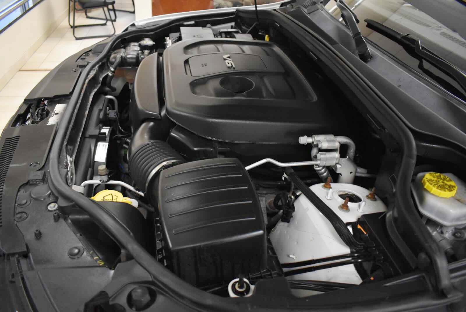 Used 2019 Jeep Grand Cherokee Altitude AWD/4WD image 30