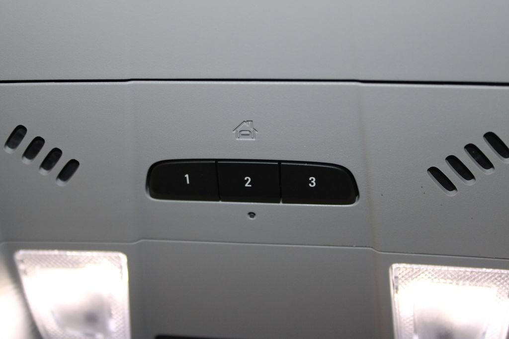 Used 2023 Chevrolet Equinox Premier FWD image 49