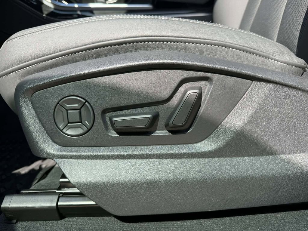 Used 2026 Audi Q8 Premium Plus AWD/4WD image 9
