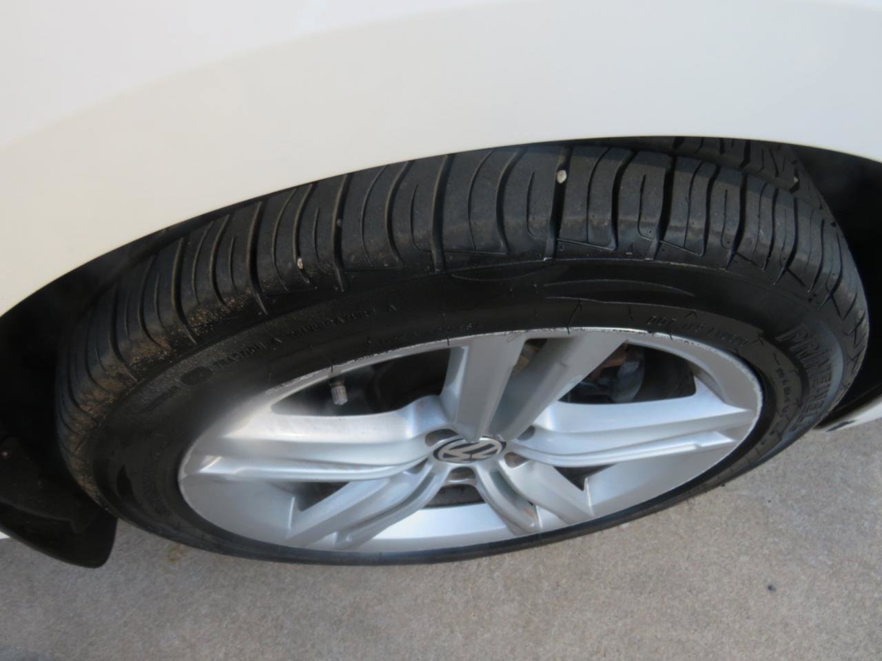 Used 2013 Volkswagen Passat TDI SEL Premium image 34