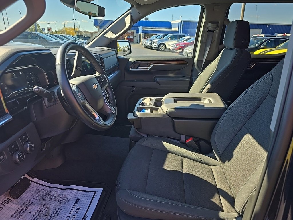 Used 2023 Chevrolet Silverado 1500 LT image 14