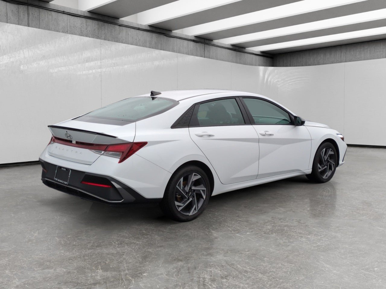 Used 2025 Hyundai Elantra Sport FWD image 7