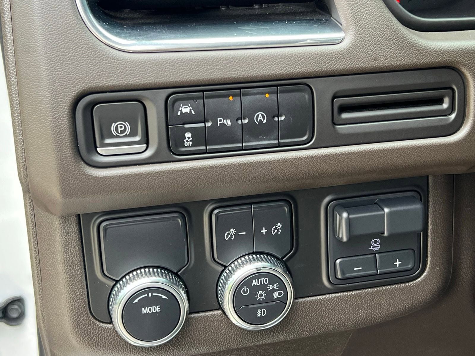 Used 2023 GMC Yukon SLT w/ Max Trailering Package RWD image 31