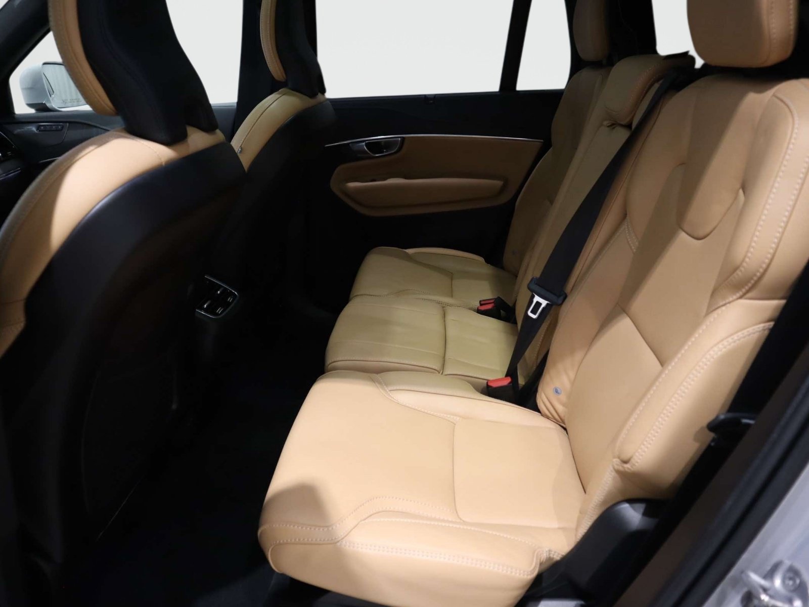 Used 2024 Volvo XC90 B6 Ultimate w/ Protection Package Premier AWD/4WD image 15