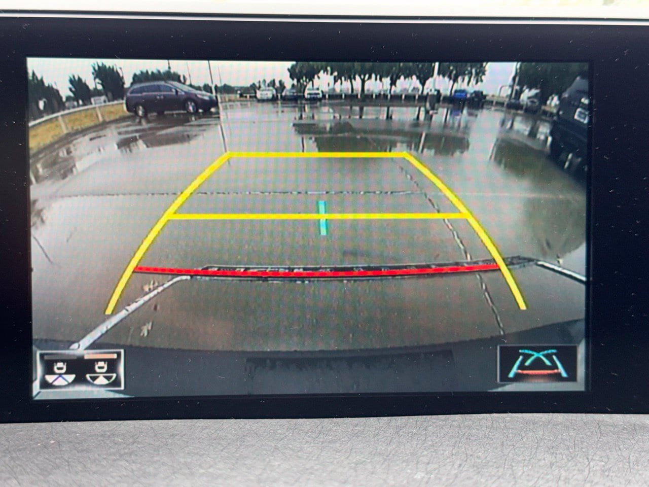 Used 2022 Lexus UX 200 w/ Premium Package FWD image 10