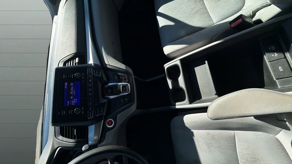 Used 2018 Honda Odyssey LX image 18