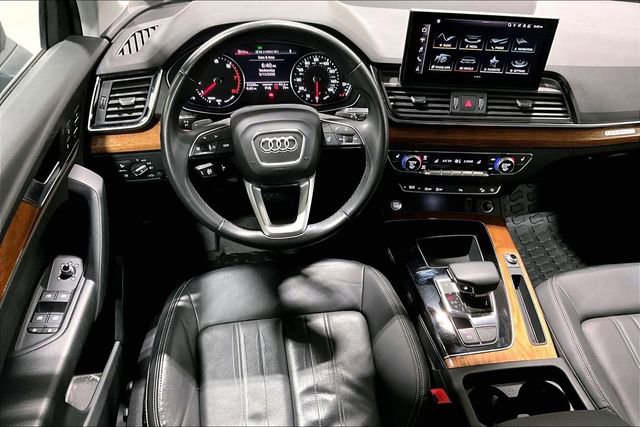 Used 2023 Audi Q5 2.0T Premium w/ Convenience Package AWD/4WD image 3
