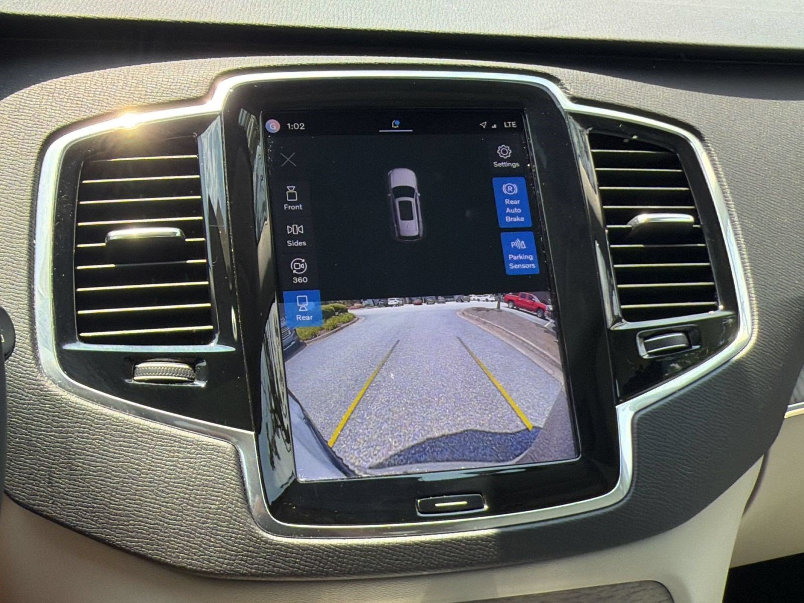 Certified 2023 Volvo XC90 B6 Plus w/ Protection Package AWD/4WD image 19
