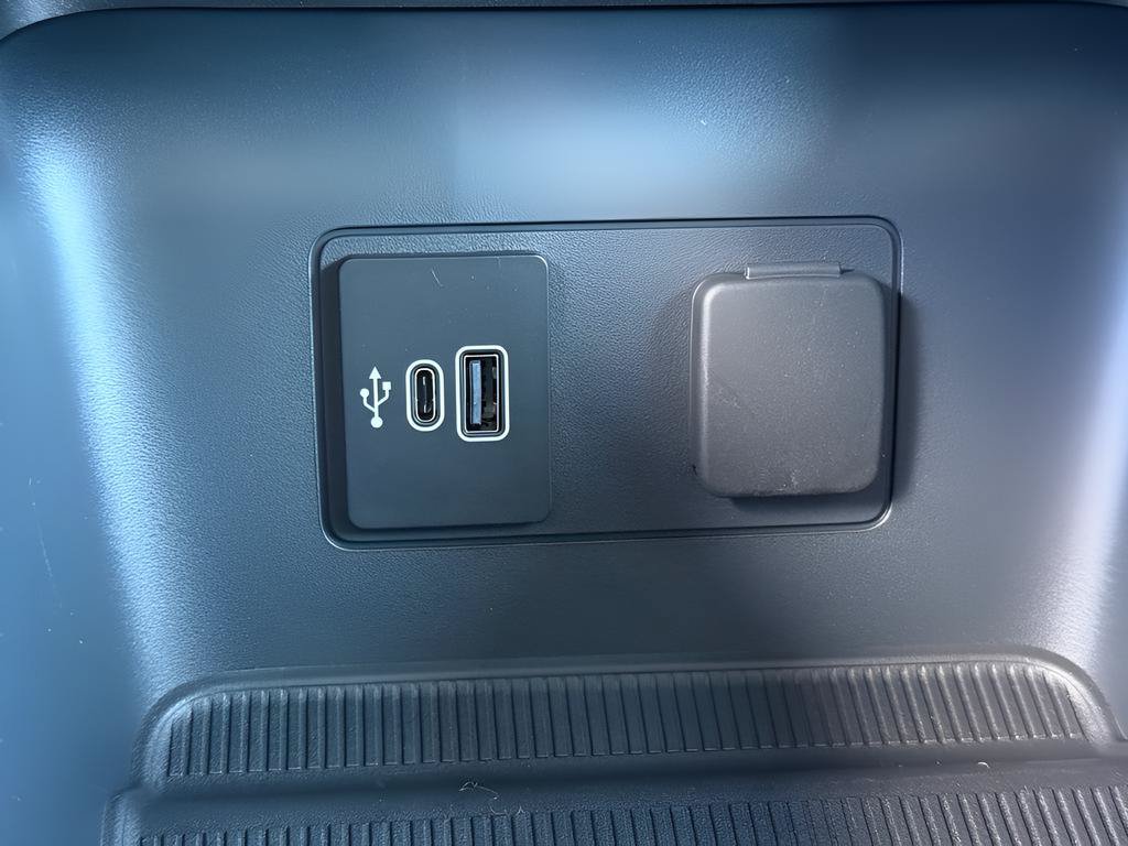 New 2026 Ford Explorer Active w/ Active Comfort Package AWD/4WD image 19