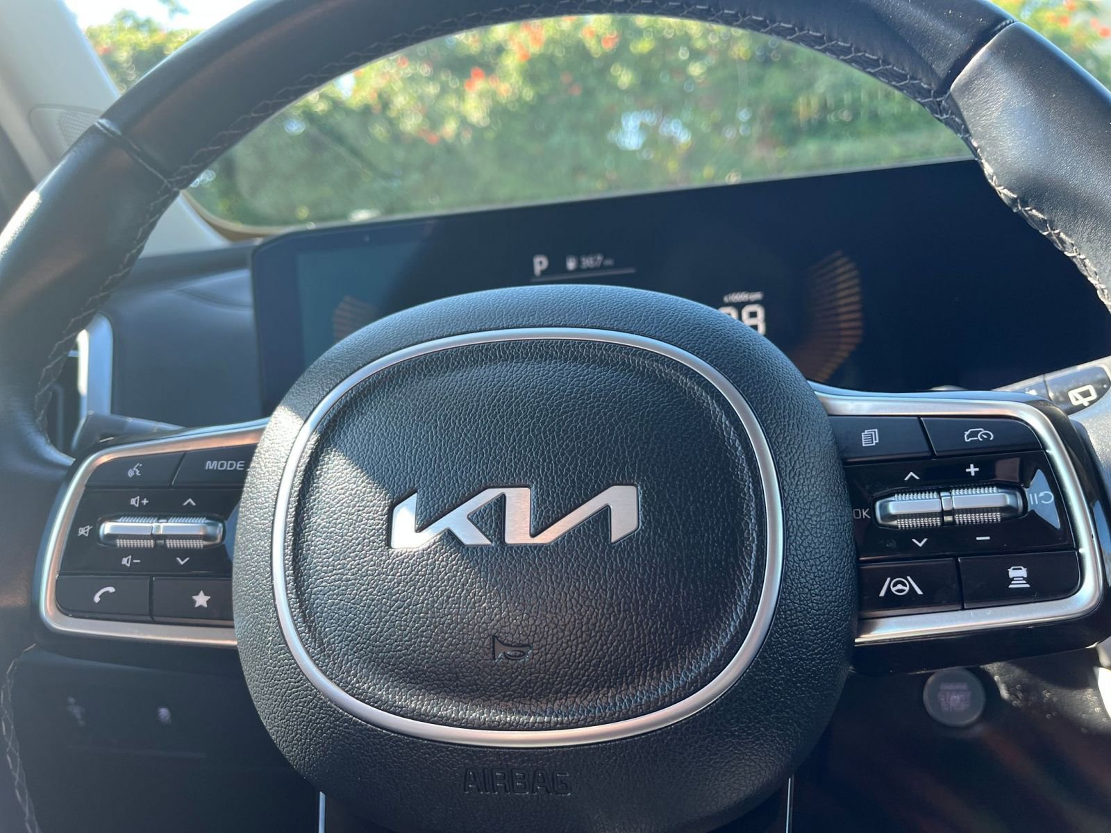 Used 2024 Kia Sorento S image 29