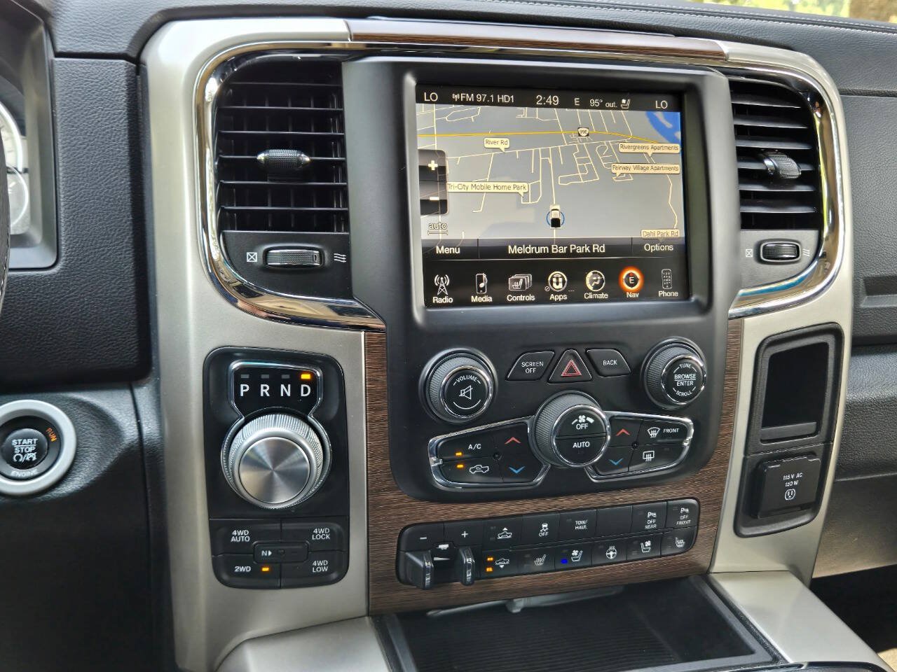 Used 2015 RAM 1500 Laramie w/ Convenience Group AWD/4WD image 23
