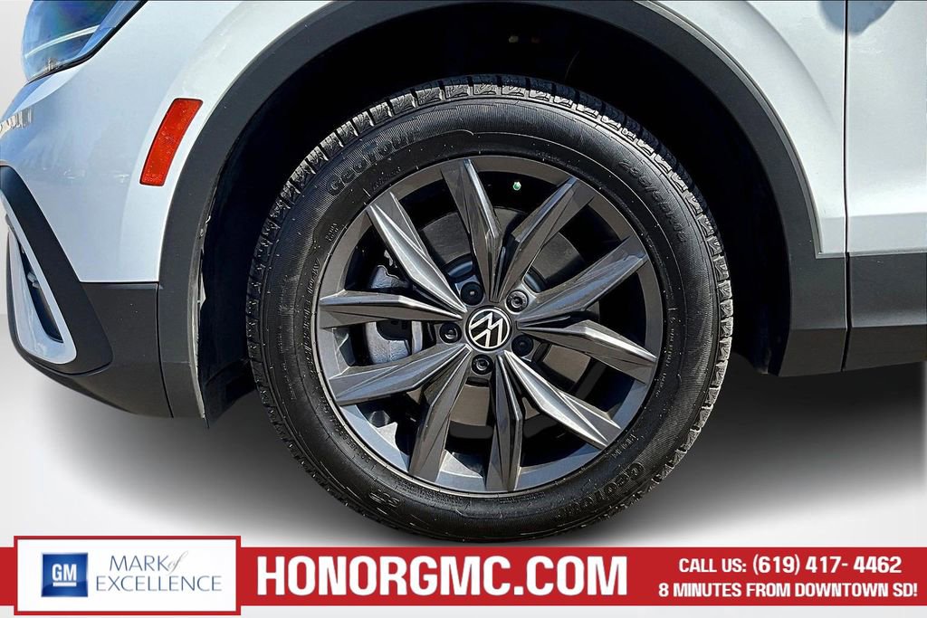 Used 2022 Volkswagen Tiguan SE FWD image 32