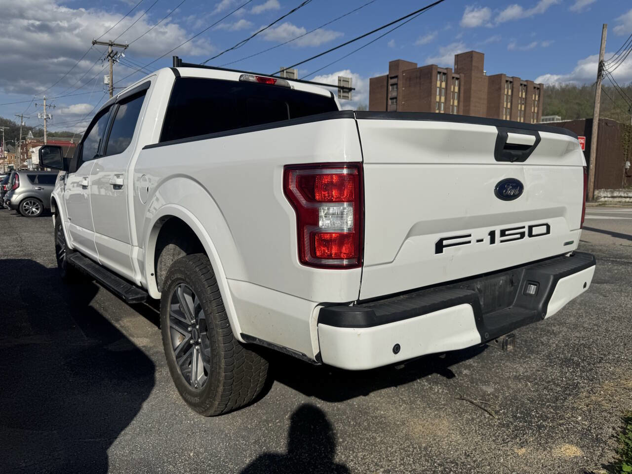 Used 2018 Ford F150 XLT w/ Equipment Group 302A Luxury AWD/4WD image 4