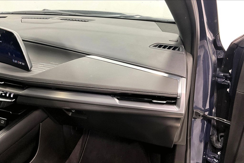 Used 2025 Cadillac XT4 Premium Luxury AWD/4WD image 16