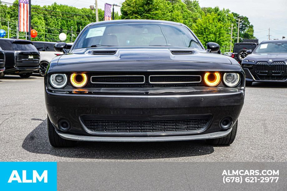 Used 2019 Dodge Challenger SXT RWD image 7