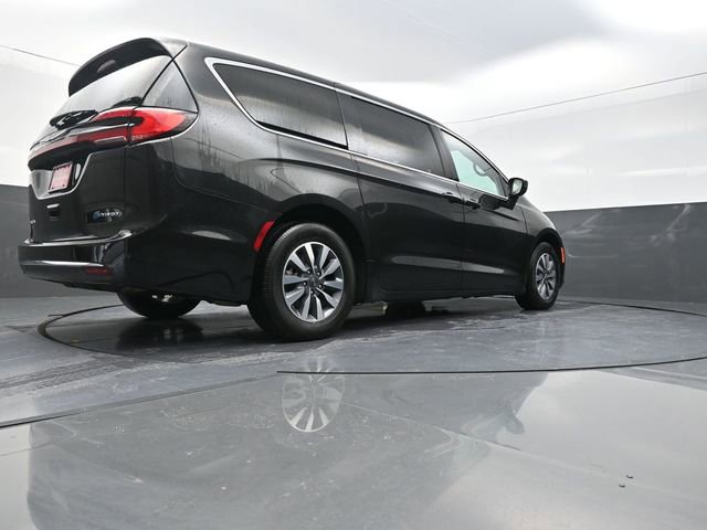 Used 2023 Chrysler Pacifica Touring-L FWD image 36